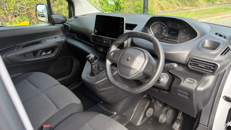 Peugeot Partner Long Diesel 950 1.5 BlueHDi 100 Professional Premium + Van